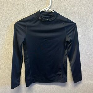Under Armour youth medium Coldgear long sleeve shirt.